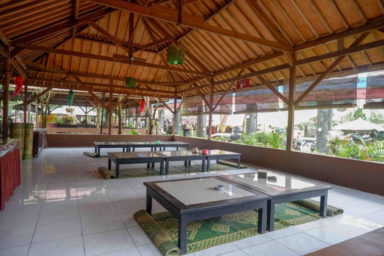 Reddoorz Resort @ Tawangmangu Buitenkant foto