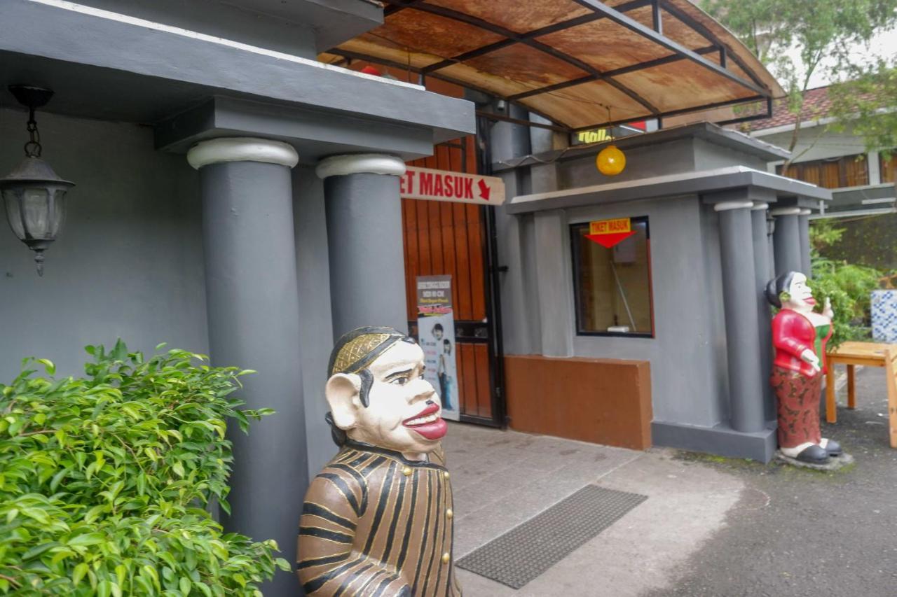 Reddoorz Resort @ Tawangmangu Buitenkant foto