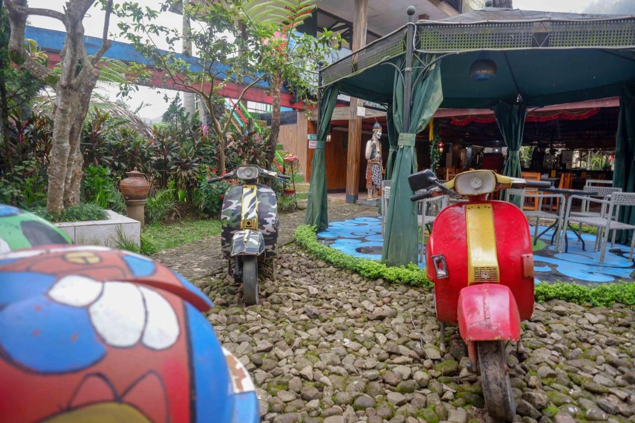 Reddoorz Resort @ Tawangmangu Buitenkant foto