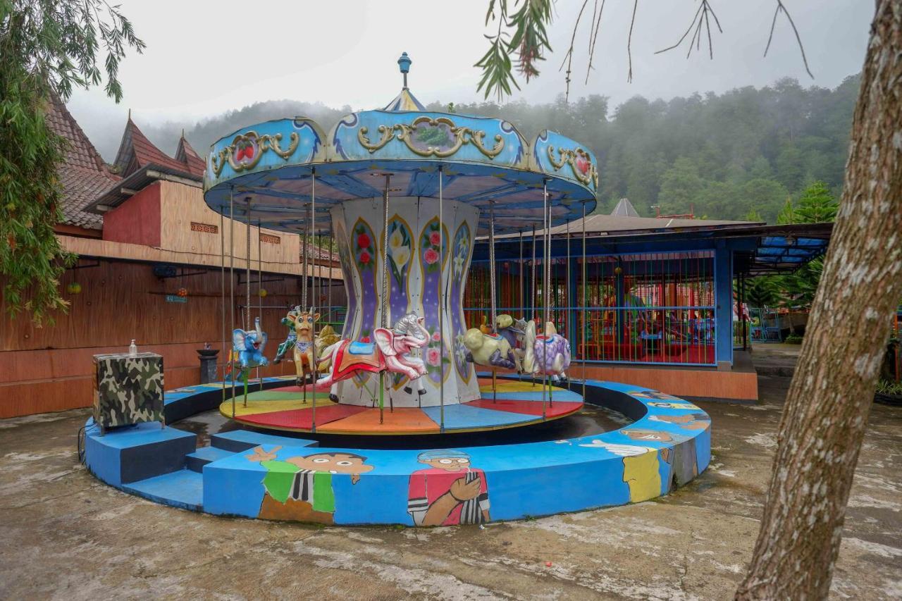 Reddoorz Resort @ Tawangmangu Buitenkant foto