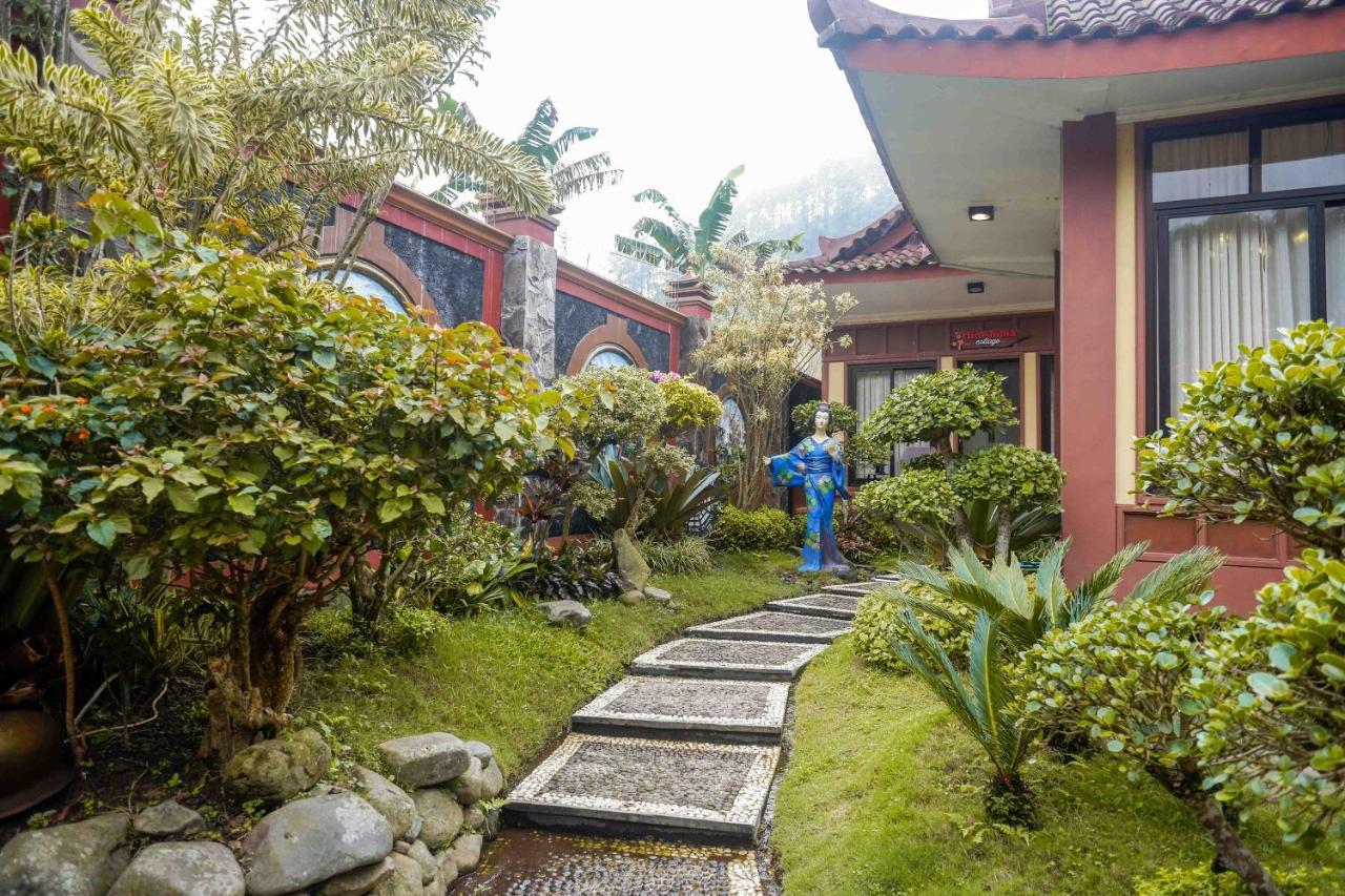 Reddoorz Resort @ Tawangmangu Buitenkant foto