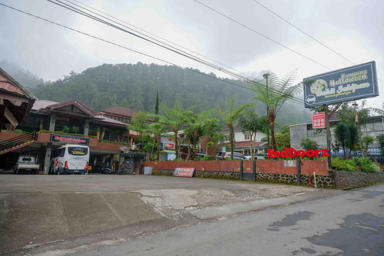 Reddoorz Resort @ Tawangmangu Buitenkant foto