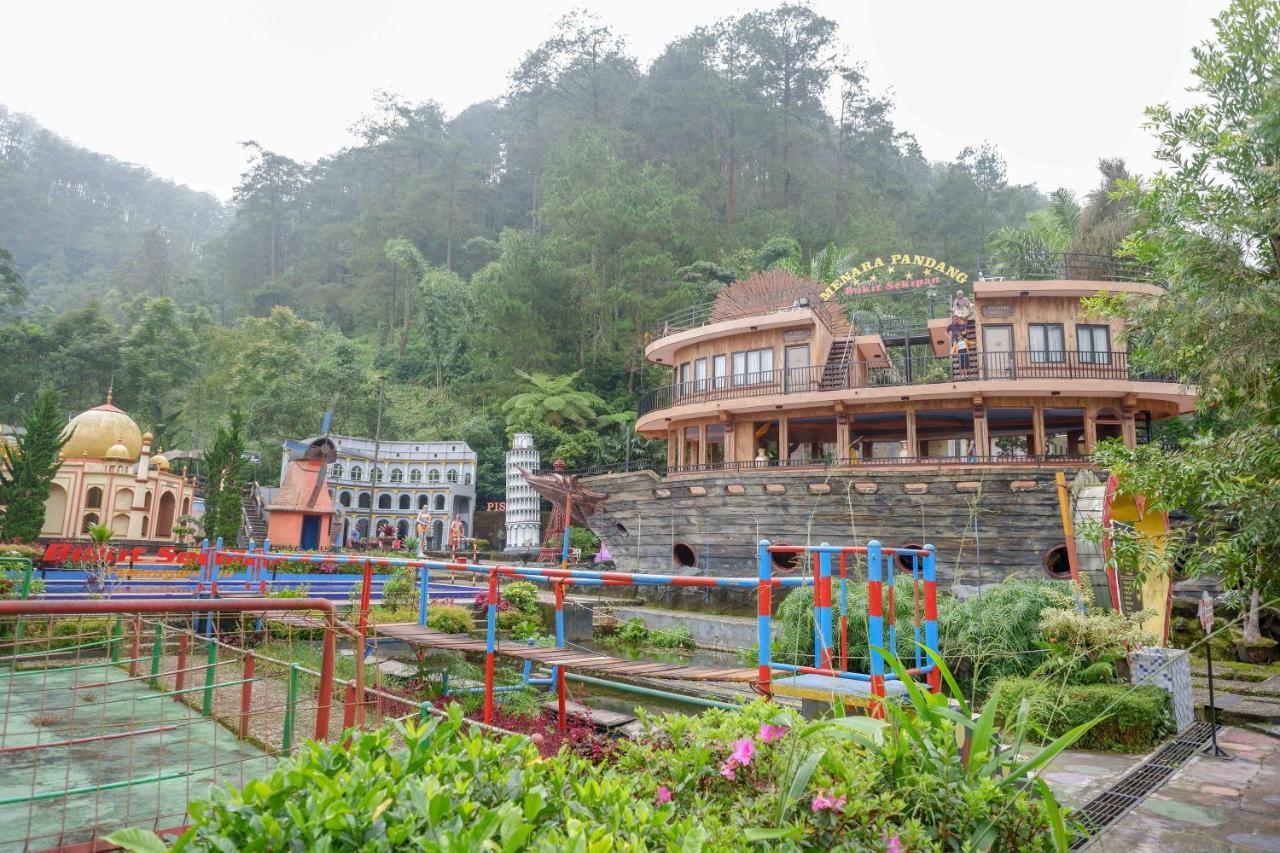 Reddoorz Resort @ Tawangmangu Buitenkant foto