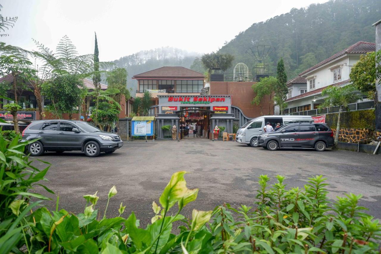 Reddoorz Resort @ Tawangmangu Buitenkant foto